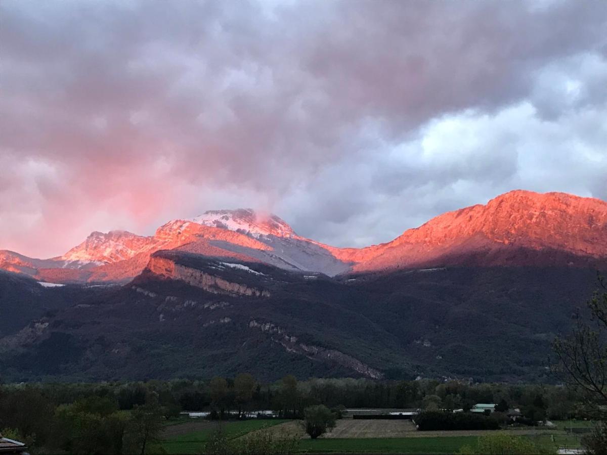 La Dent Du Loup A La Campagne, Proche De Grenoble Villa Noyarey Exterior photo